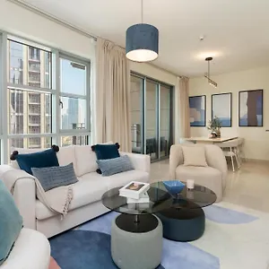 Burj Khalifa Views / 5 Min Walk From Mall / Opera / Upgraded / Designer Choice / 8 People / The Location دبي